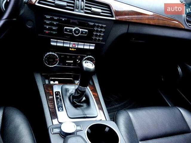 Білий Мерседес Ц-Клас, об'ємом двигуна 1.8 л та пробігом 172 тис. км за 10700 $, фото 37 на Automoto.ua