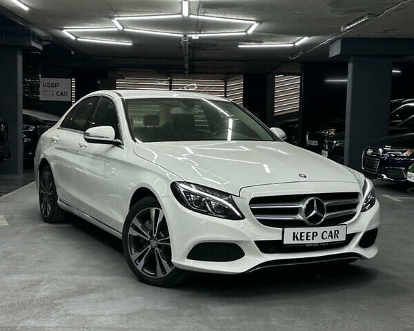 Белый Мерседес Ц-Класс, объемом двигателя 2 л и пробегом 88 тыс. км за 20000 $, фото 1 на Automoto.ua