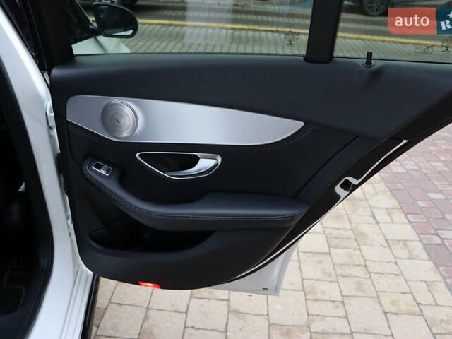 Белый Мерседес Ц-Класс, объемом двигателя 2.2 л и пробегом 326 тыс. км за 18900 $, фото 38 на Automoto.ua