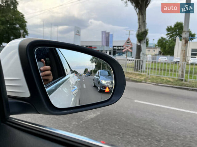 Мерседес Ц-Класс 2014 в Киеве на Automoto.ua Белый Мерседес Ц-Класс, объемом двигателя 2.2 л и пробегом 150 тыс. км за 19700 $, фото 24 на Automoto.ua