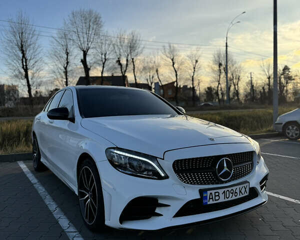 Белый Мерседес Ц-Класс, объемом двигателя 2 л и пробегом 140 тыс. км за 17500 $, фото 1 на Automoto.ua
