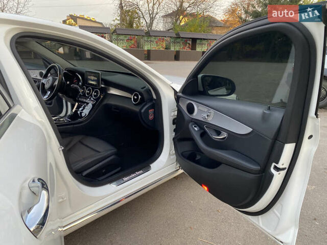 Белый Мерседес Ц-Класс, объемом двигателя 2.2 л и пробегом 150 тыс. км за 19500 $, фото 55 на Automoto.ua