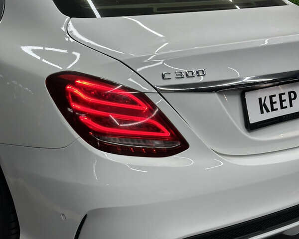 Белый Мерседес Ц-Класс, объемом двигателя 2 л и пробегом 88 тыс. км за 20000 $, фото 12 на Automoto.ua