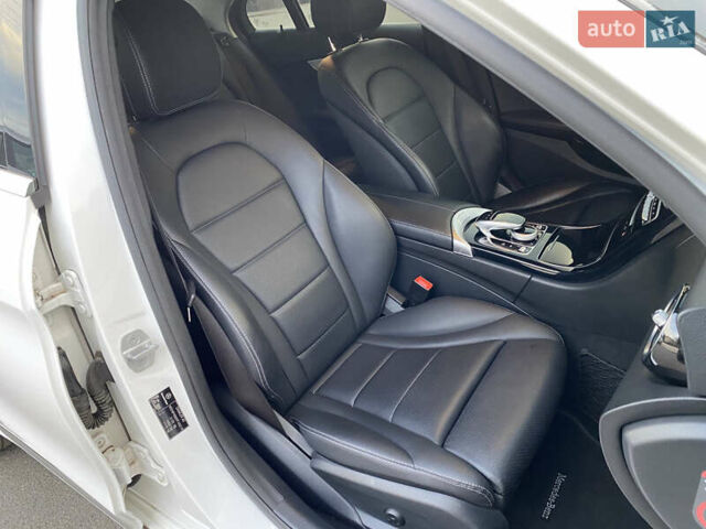 Белый Мерседес Ц-Класс, объемом двигателя 2.2 л и пробегом 150 тыс. км за 19500 $, фото 36 на Automoto.ua