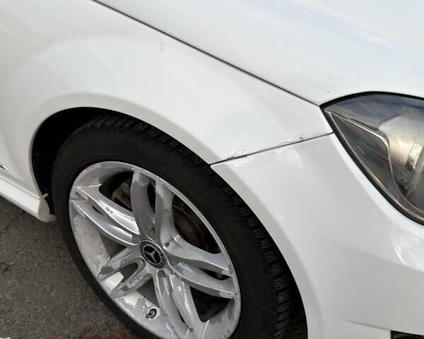 Белый Мерседес Ц-Класс, объемом двигателя 1.8 л и пробегом 195 тыс. км за 12500 $, фото 9 на Automoto.ua
