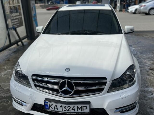 Белый Мерседес Ц-Класс, объемом двигателя 1.8 л и пробегом 138 тыс. км за 15000 $, фото 16 на Automoto.ua
