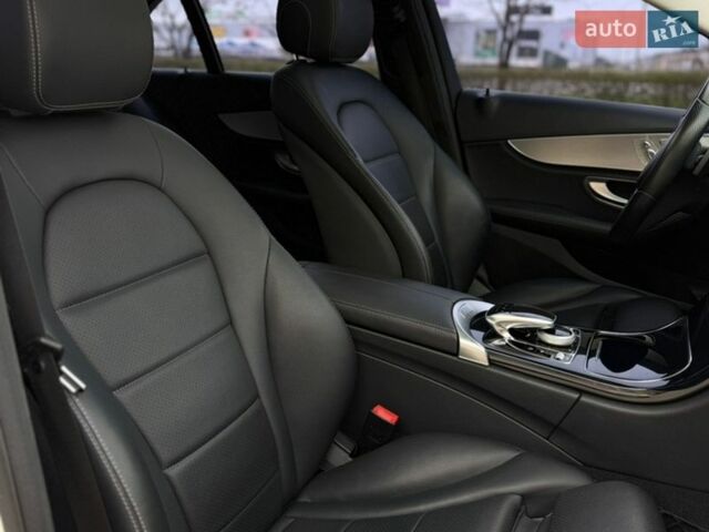 Білий Мерседес Ц-Клас, об'ємом двигуна 2.2 л та пробігом 110 тис. км за 19500 $, фото 21 на Automoto.ua