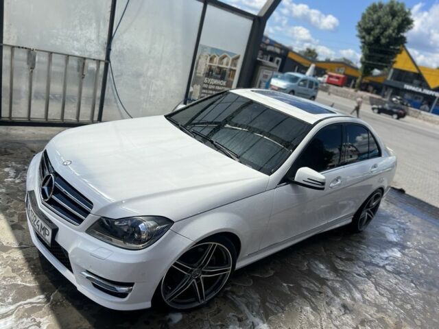 Белый Мерседес Ц-Класс, объемом двигателя 1.8 л и пробегом 138 тыс. км за 15000 $, фото 14 на Automoto.ua