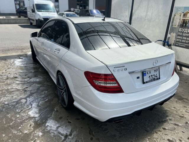 Белый Мерседес Ц-Класс, объемом двигателя 1.8 л и пробегом 138 тыс. км за 15000 $, фото 12 на Automoto.ua