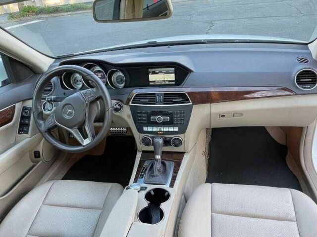 Білий Мерседес Ц-Клас, об'ємом двигуна 3.5 л та пробігом 146 тис. км за 9200 $, фото 8 на Automoto.ua