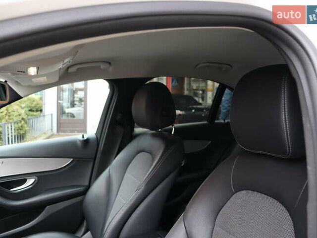 Белый Мерседес Ц-Класс, объемом двигателя 2.2 л и пробегом 326 тыс. км за 18900 $, фото 17 на Automoto.ua