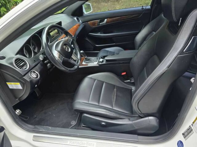 Белый Мерседес Ц-Класс, объемом двигателя 1.8 л и пробегом 81 тыс. км за 8000 $, фото 10 на Automoto.ua