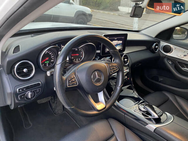 Мерседес Ц-Класс 2014 в Киеве на Automoto.ua Белый Мерседес Ц-Класс, объемом двигателя 2.2 л и пробегом 150 тыс. км за 19700 $, фото 52 на Automoto.ua