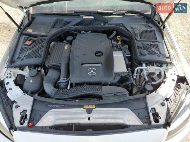 Белый Мерседес Ц-Класс, объемом двигателя 1.99 л и пробегом 75 тыс. км за 2800 $, фото 10 на Automoto.ua