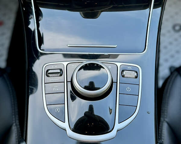 Білий Мерседес Ц-Клас, об'ємом двигуна 2 л та пробігом 125 тис. км за 21900 $, фото 30 на Automoto.ua