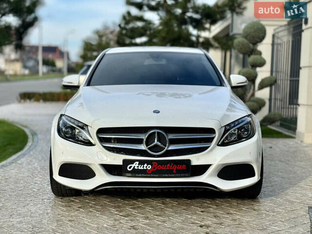 Білий Мерседес Ц-Клас, об'ємом двигуна 2 л та пробігом 125 тис. км за 21900 $, фото 2 на Automoto.ua