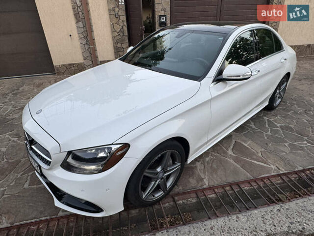 Белый Мерседес Ц-Класс, объемом двигателя 2 л и пробегом 140 тыс. км за 20500 $, фото 3 на Automoto.ua