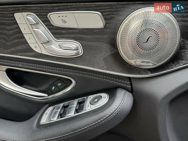 Белый Мерседес Ц-Класс, объемом двигателя 2 л и пробегом 140 тыс. км за 20500 $, фото 27 на Automoto.ua