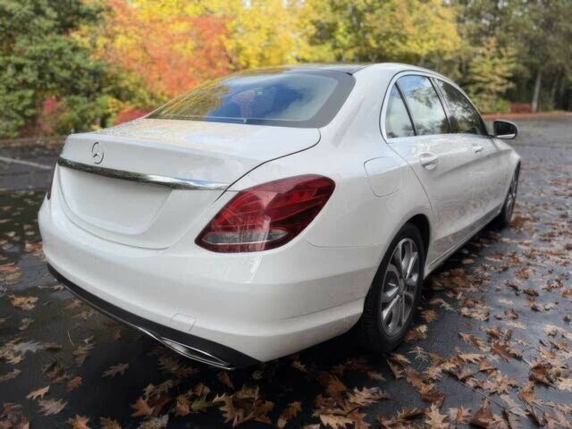 Белый Мерседес Ц-Класс, объемом двигателя 2 л и пробегом 76 тыс. км за 14500 $, фото 4 на Automoto.ua