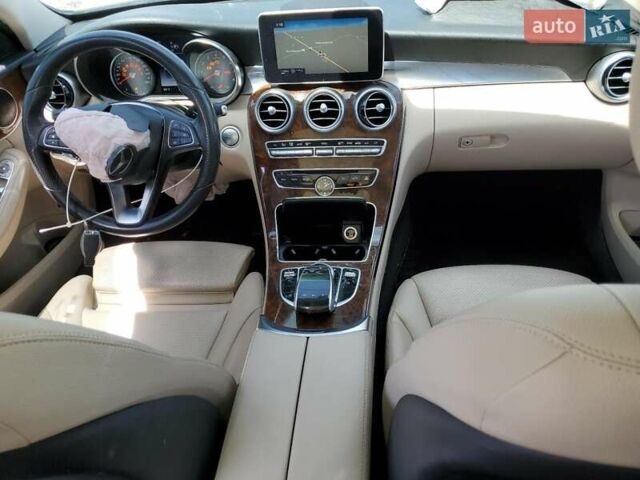 Белый Мерседес Ц-Класс, объемом двигателя 1.99 л и пробегом 75 тыс. км за 2800 $, фото 7 на Automoto.ua