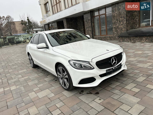 Білий Мерседес Ц-Клас, об'ємом двигуна 2 л та пробігом 165 тис. км за 17999 $, фото 11 на Automoto.ua
