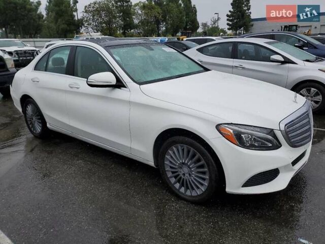 Білий Мерседес Ц-Клас, об'ємом двигуна 2 л та пробігом 119 тис. км за 3000 $, фото 4 на Automoto.ua