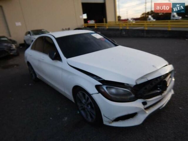Белый Мерседес Ц-Класс, объемом двигателя 2 л и пробегом 163 тыс. км за 11700 $, фото 5 на Automoto.ua