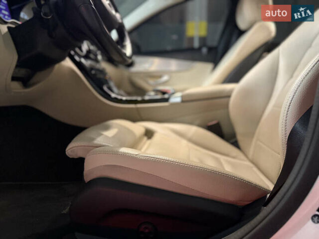 Белый Мерседес Ц-Класс, объемом двигателя 1.99 л и пробегом 109 тыс. км за 18900 $, фото 16 на Automoto.ua