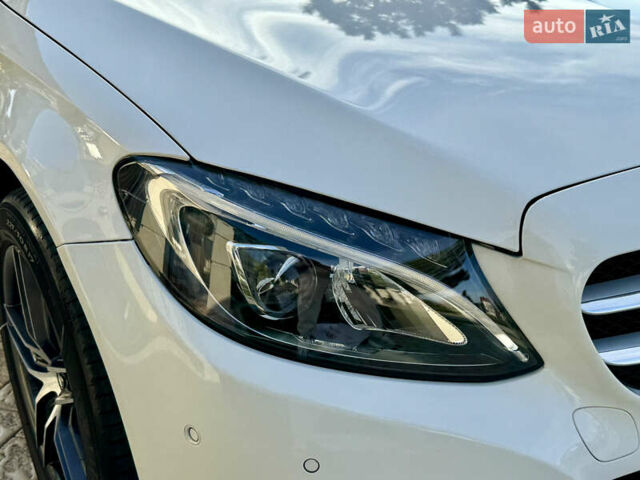 Білий Мерседес Ц-Клас, об'ємом двигуна 2 л та пробігом 125 тис. км за 21900 $, фото 39 на Automoto.ua