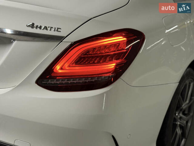 Белый Мерседес Ц-Класс, объемом двигателя 1.99 л и пробегом 109 тыс. км за 18900 $, фото 4 на Automoto.ua