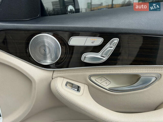 Білий Мерседес Ц-Клас, об'ємом двигуна 2 л та пробігом 165 тис. км за 17999 $, фото 25 на Automoto.ua