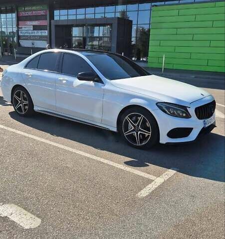 Белый Мерседес Ц-Класс, объемом двигателя 2 л и пробегом 190 тыс. км за 18499 $, фото 2 на Automoto.ua