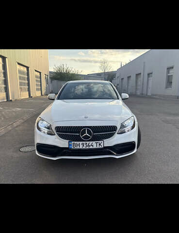 Белый Мерседес Ц-Класс, объемом двигателя 2 л и пробегом 140 тыс. км за 20500 $, фото 1 на Automoto.ua