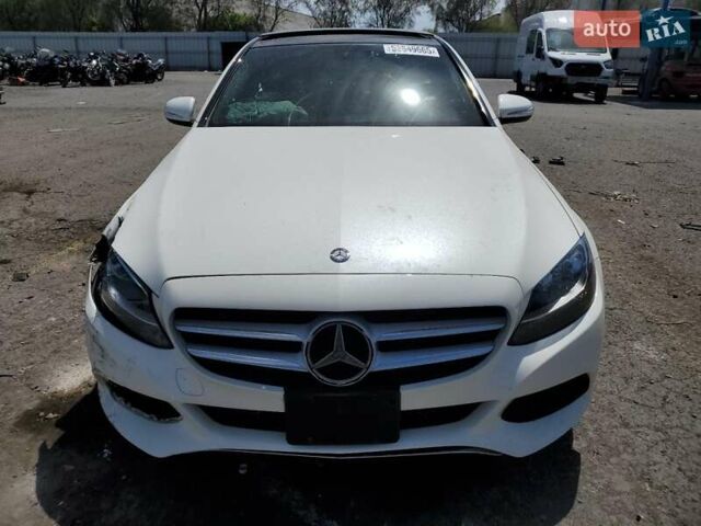 Белый Мерседес Ц-Класс, объемом двигателя 1.99 л и пробегом 75 тыс. км за 2800 $, фото 4 на Automoto.ua