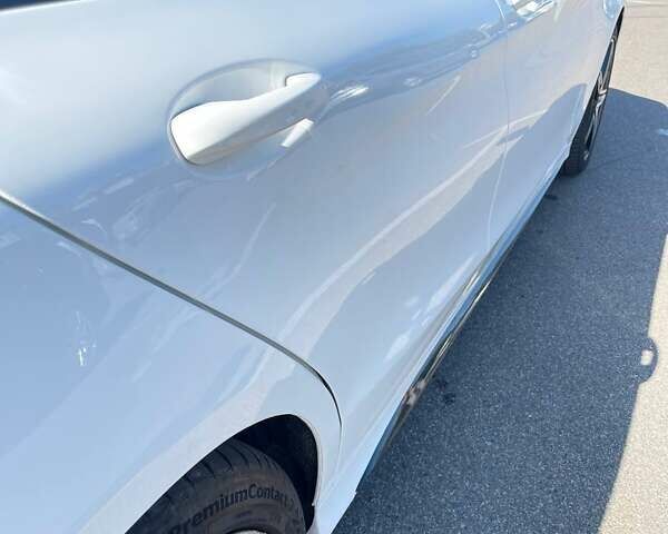 Белый Мерседес Ц-Класс, объемом двигателя 2 л и пробегом 190 тыс. км за 18499 $, фото 8 на Automoto.ua