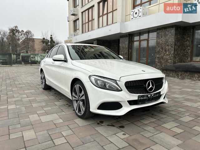 Білий Мерседес Ц-Клас, об'ємом двигуна 2 л та пробігом 165 тис. км за 17999 $, фото 10 на Automoto.ua