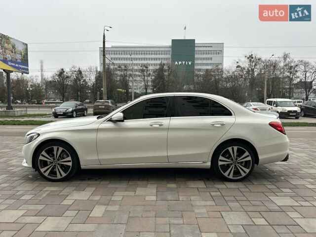 Білий Мерседес Ц-Клас, об'ємом двигуна 2 л та пробігом 165 тис. км за 17999 $, фото 2 на Automoto.ua