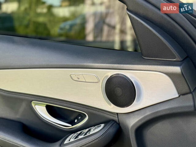 Білий Мерседес Ц-Клас, об'ємом двигуна 2 л та пробігом 125 тис. км за 21900 $, фото 38 на Automoto.ua