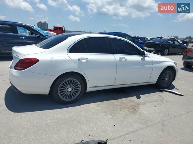 Білий Мерседес Ц-Клас, об'ємом двигуна 2 л та пробігом 164 тис. км за 3200 $, фото 2 на Automoto.ua