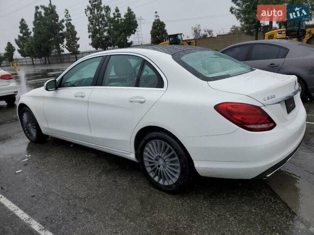 Білий Мерседес Ц-Клас, об'ємом двигуна 2 л та пробігом 119 тис. км за 3000 $, фото 1 на Automoto.ua