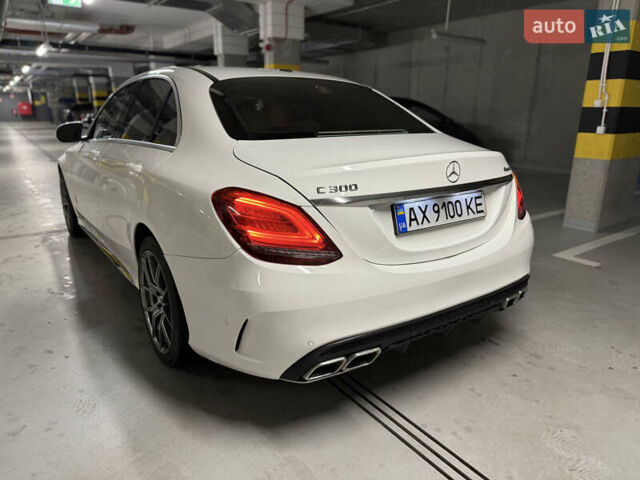 Белый Мерседес Ц-Класс, объемом двигателя 1.99 л и пробегом 109 тыс. км за 18900 $, фото 2 на Automoto.ua