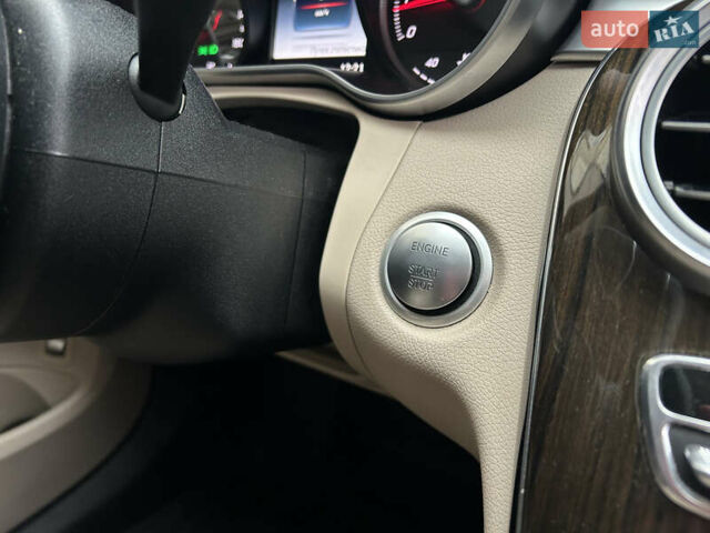 Білий Мерседес Ц-Клас, об'ємом двигуна 2 л та пробігом 165 тис. км за 17999 $, фото 28 на Automoto.ua