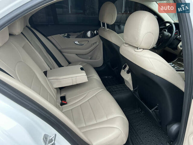 Білий Мерседес Ц-Клас, об'ємом двигуна 2 л та пробігом 165 тис. км за 17999 $, фото 23 на Automoto.ua