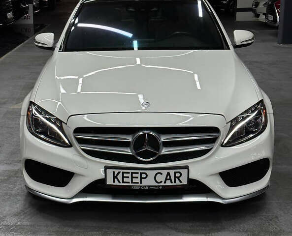 Белый Мерседес Ц-Класс, объемом двигателя 2 л и пробегом 180 тыс. км за 17500 $, фото 3 на Automoto.ua