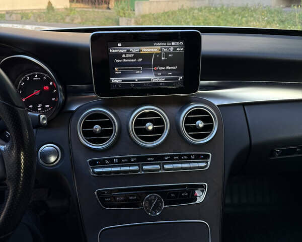 Белый Мерседес Ц-Класс, объемом двигателя 2 л и пробегом 113 тыс. км за 19800 $, фото 6 на Automoto.ua