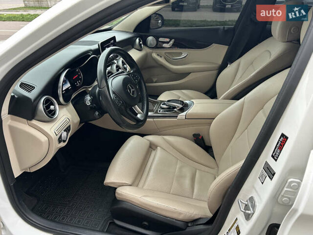 Білий Мерседес Ц-Клас, об'ємом двигуна 2 л та пробігом 165 тис. км за 17999 $, фото 15 на Automoto.ua