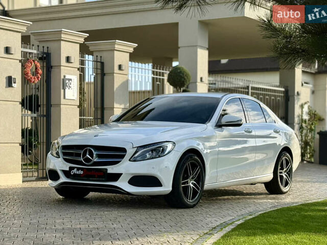 Білий Мерседес Ц-Клас, об'ємом двигуна 2 л та пробігом 125 тис. км за 21900 $, фото 15 на Automoto.ua