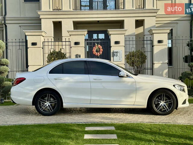 Білий Мерседес Ц-Клас, об'ємом двигуна 2 л та пробігом 125 тис. км за 21900 $, фото 5 на Automoto.ua