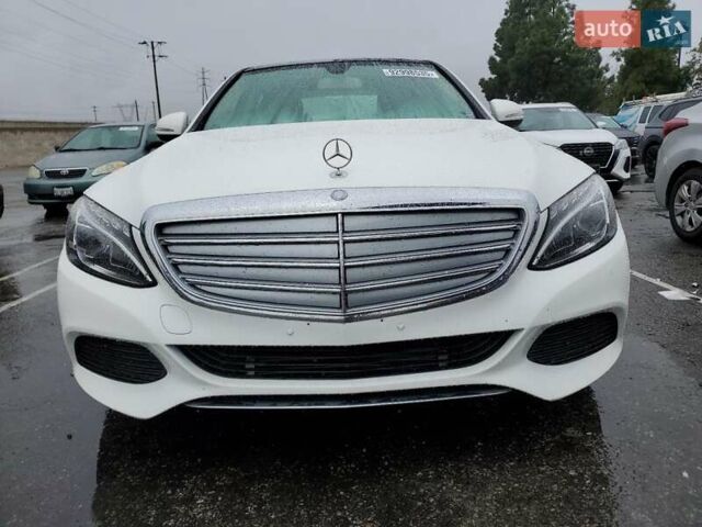 Білий Мерседес Ц-Клас, об'ємом двигуна 2 л та пробігом 119 тис. км за 3000 $, фото 5 на Automoto.ua