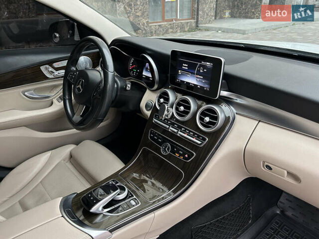 Білий Мерседес Ц-Клас, об'ємом двигуна 2 л та пробігом 165 тис. км за 17999 $, фото 26 на Automoto.ua